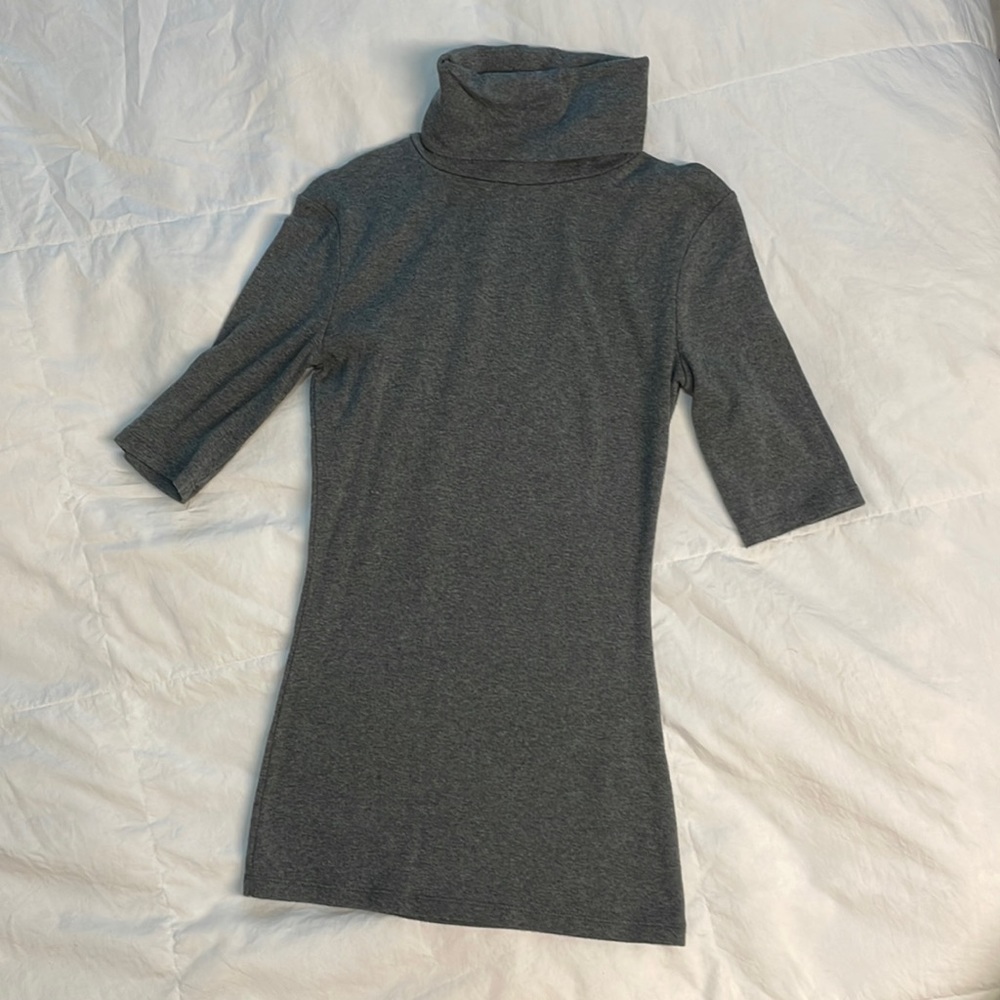 Grey short sleeve turtleneck